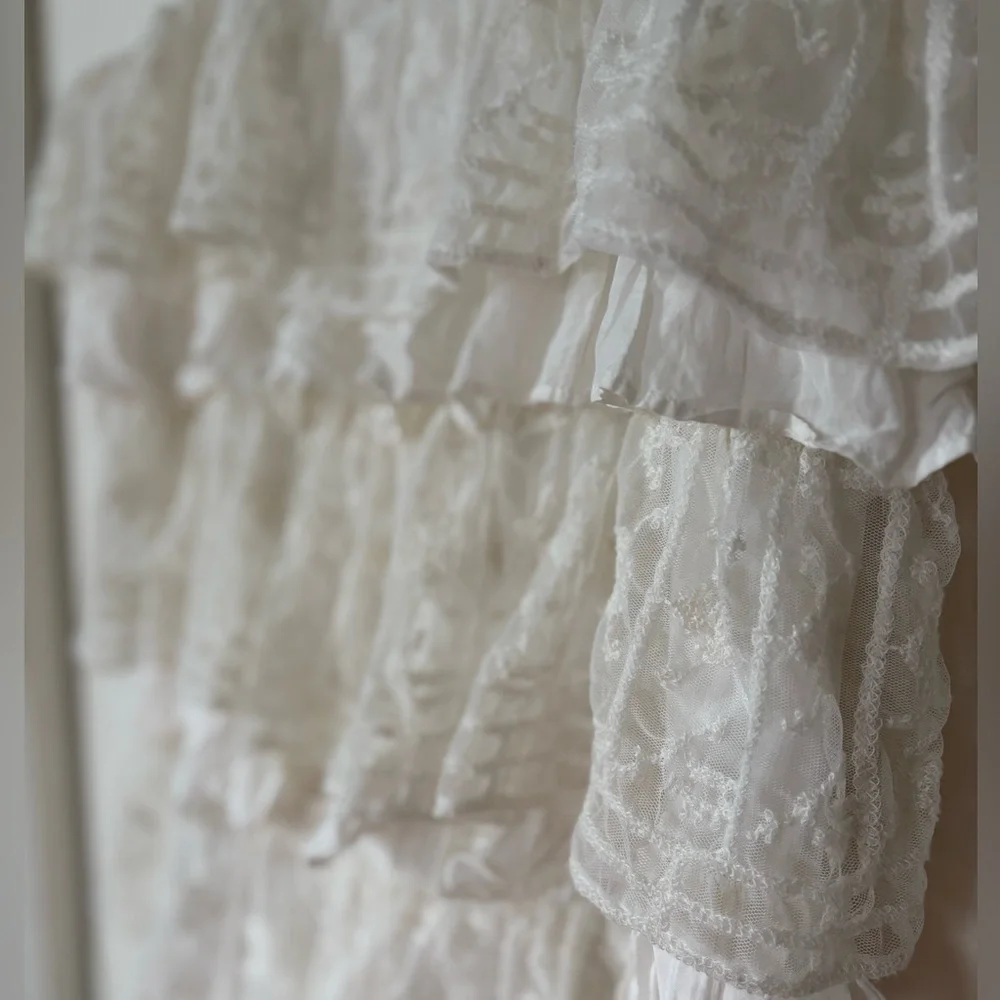 π4/30$π Zara White Lace Ruffle Blouse β Size XS β¨ - Picture 2 of 5
